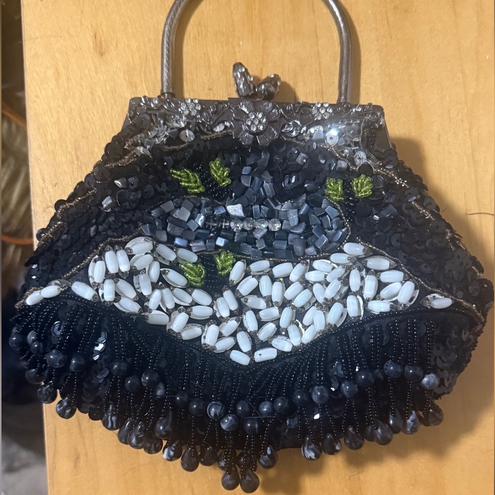 Beaded Black and White Evening Bag era: Likely 1920s–1930s